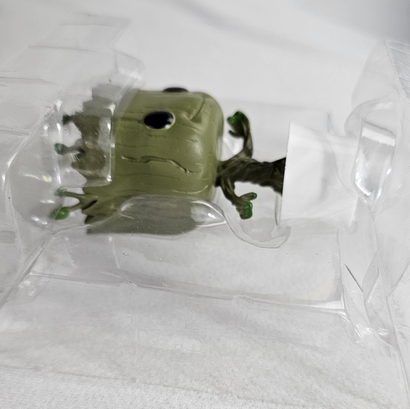 Hallmark Funko Pop Marvel GROOT Christmas Ornament - Picture 8 of 15